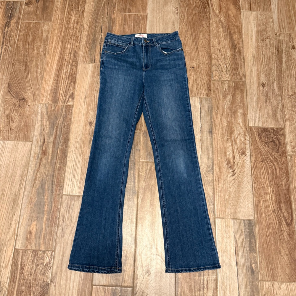 Wrangler Women's High-Rise Bootcut Stretch Jeans